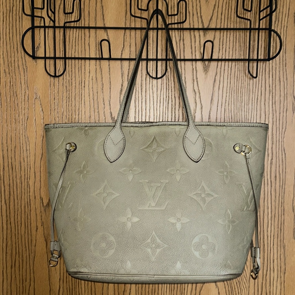 Louis Vuitton empreinte giant monogram, neverfull MM loved!